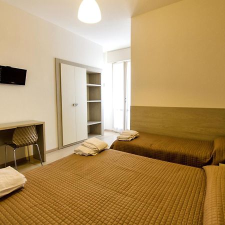 Hotel Villa Alberta B&B Чезенатико Номер фото