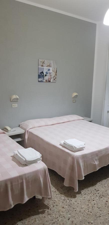 Hotel Villa Alberta B&B Чезенатико Экстерьер фото