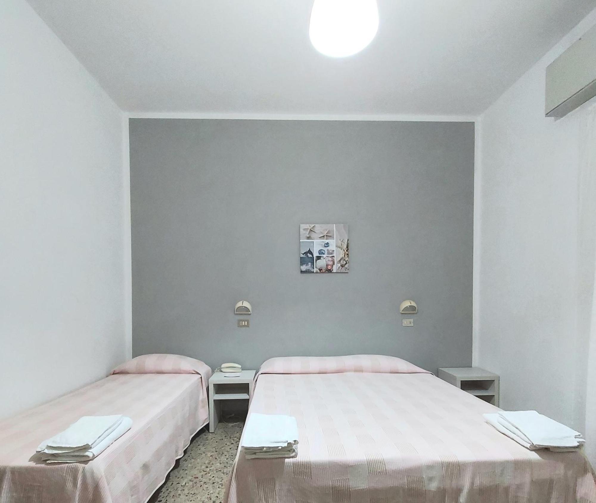 Hotel Villa Alberta B&B Чезенатико Номер фото