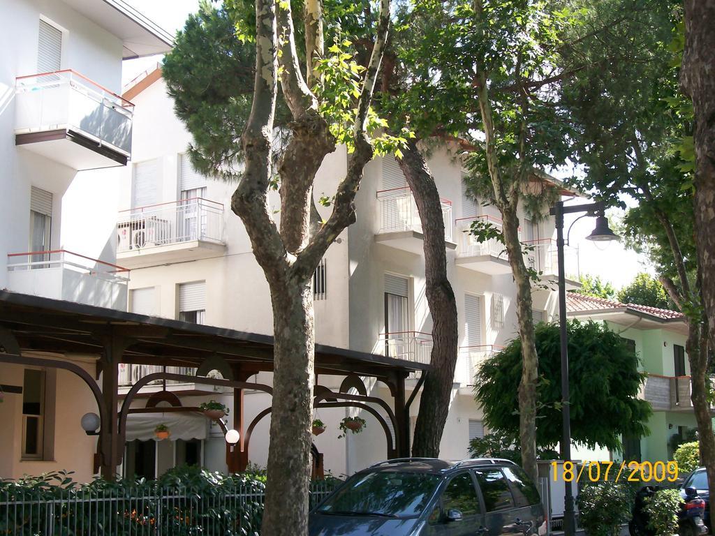 Hotel Villa Alberta B&B Чезенатико Экстерьер фото