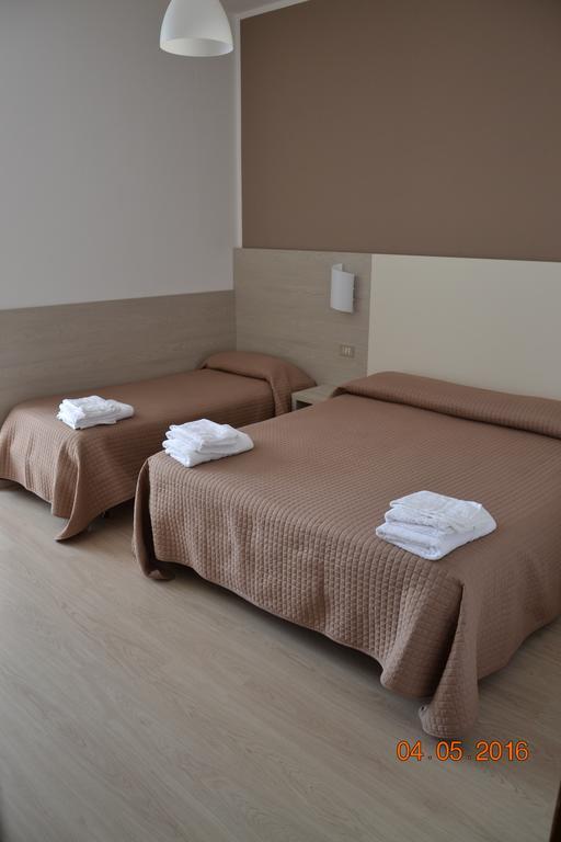Hotel Villa Alberta B&B Чезенатико Экстерьер фото