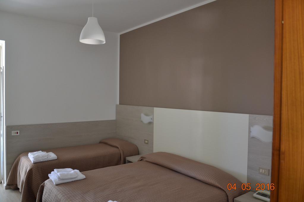 Hotel Villa Alberta B&B Чезенатико Экстерьер фото