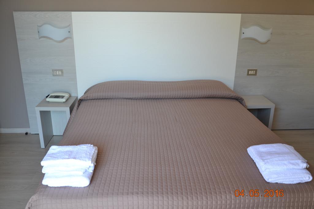 Hotel Villa Alberta B&B Чезенатико Экстерьер фото