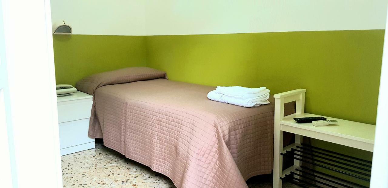 Hotel Villa Alberta B&B Чезенатико Экстерьер фото